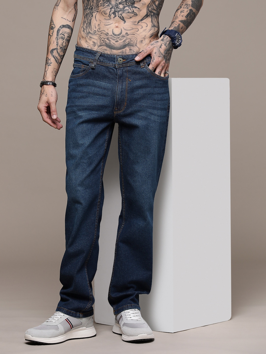 The Roadster Life Co. Men Light Fade Stretchable Jeans