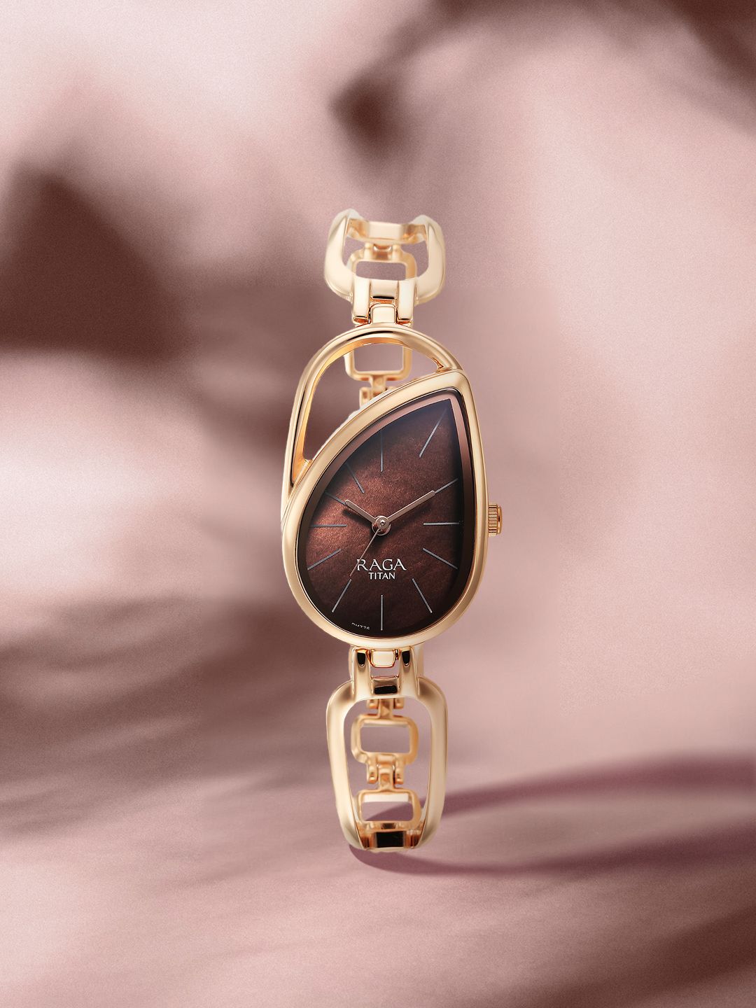 titan raga Titan Women Stainless Steel Bracelet Style Straps Analogue Watch 2688WM01-picture-46