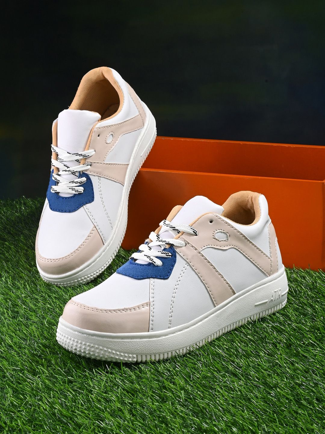 The Roadster Lifestyle Co. Women Colourblocked Lightweight Sneakers-picture-53