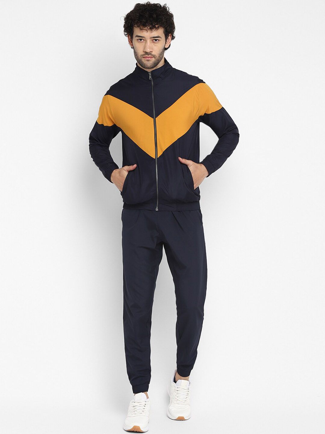 Yuuki Colorblocked Mock Collar Mid Rise Tracksuit-picture-16