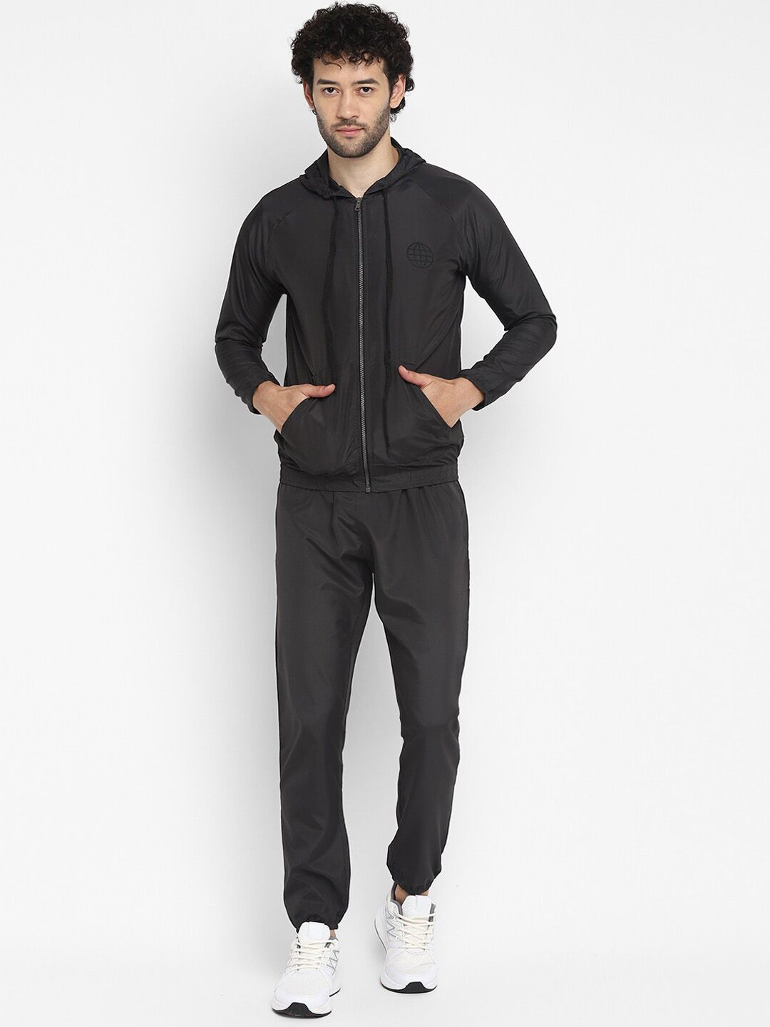 Yuuki Men Mid-Rise Hooded Jacket & Joggers-picture-10