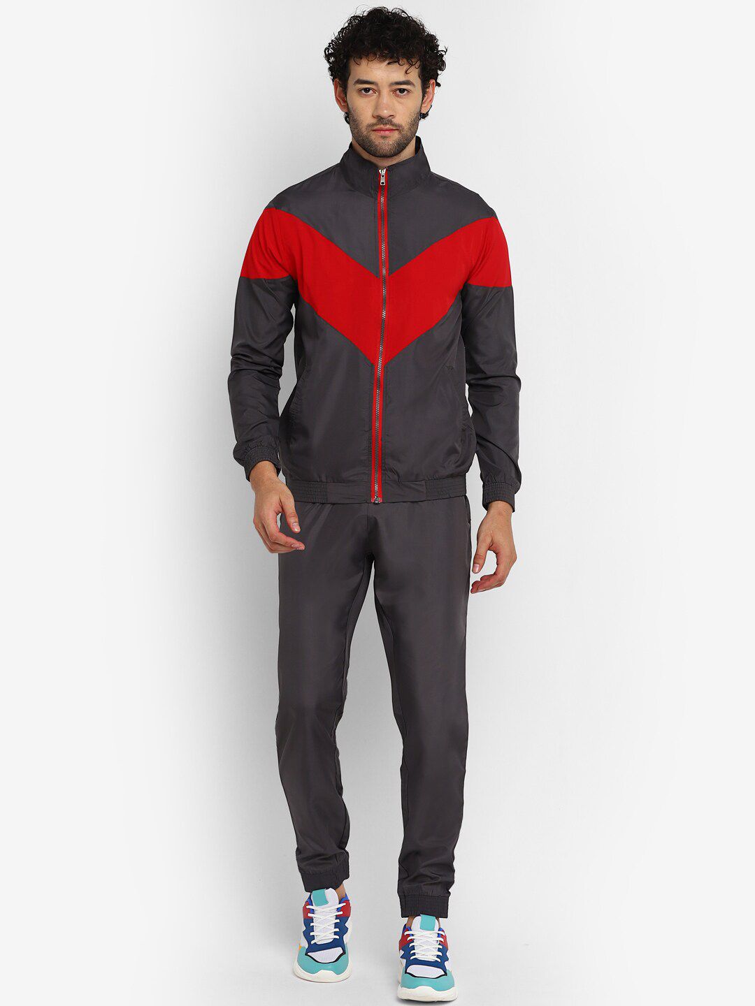 Yuuki Men Colorblocked Mock Collar Jacket & Joggers-image-0