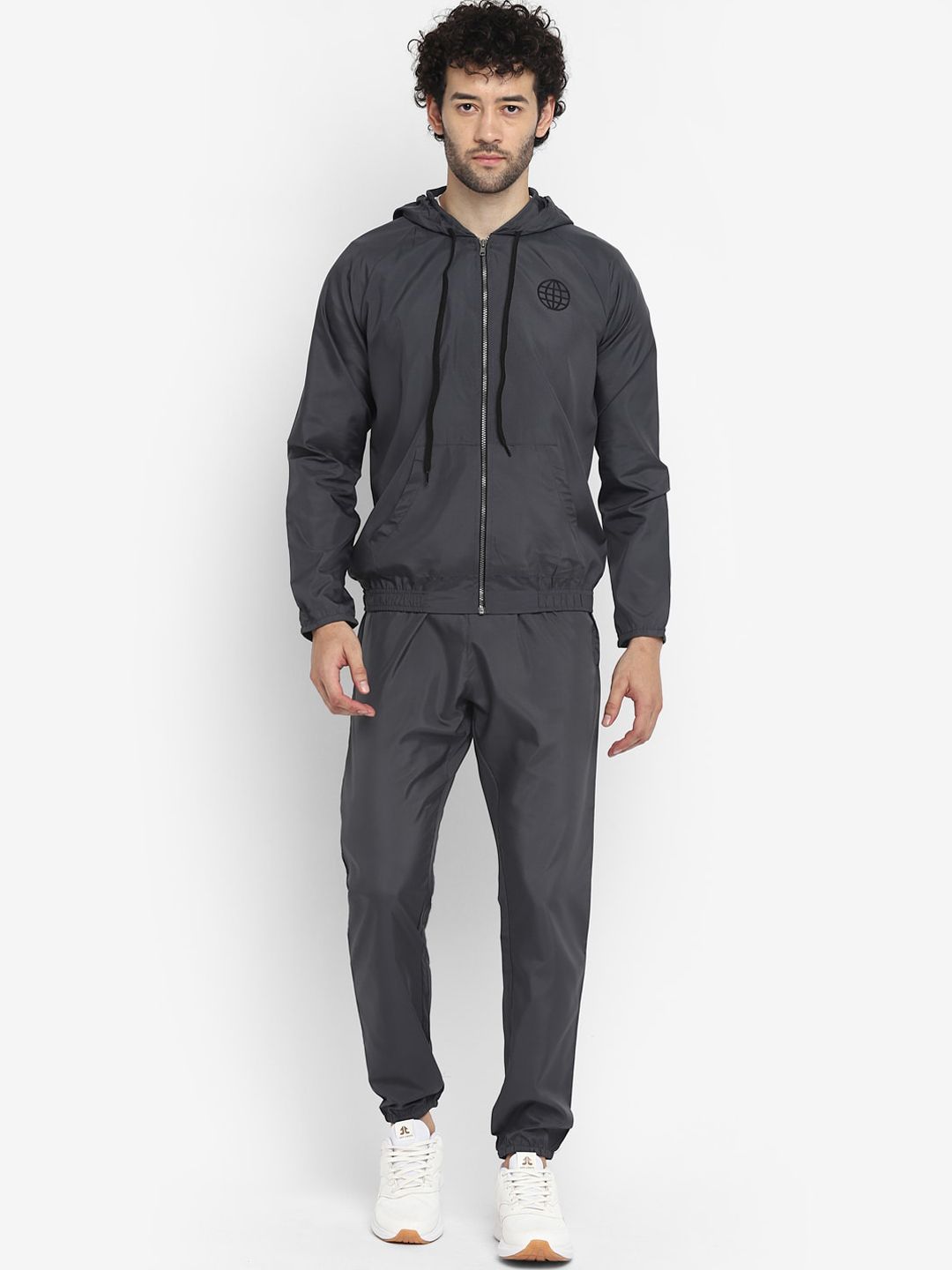 Yuuki Men Mid-Rise Hooded Jacket & Joggers-picture-27