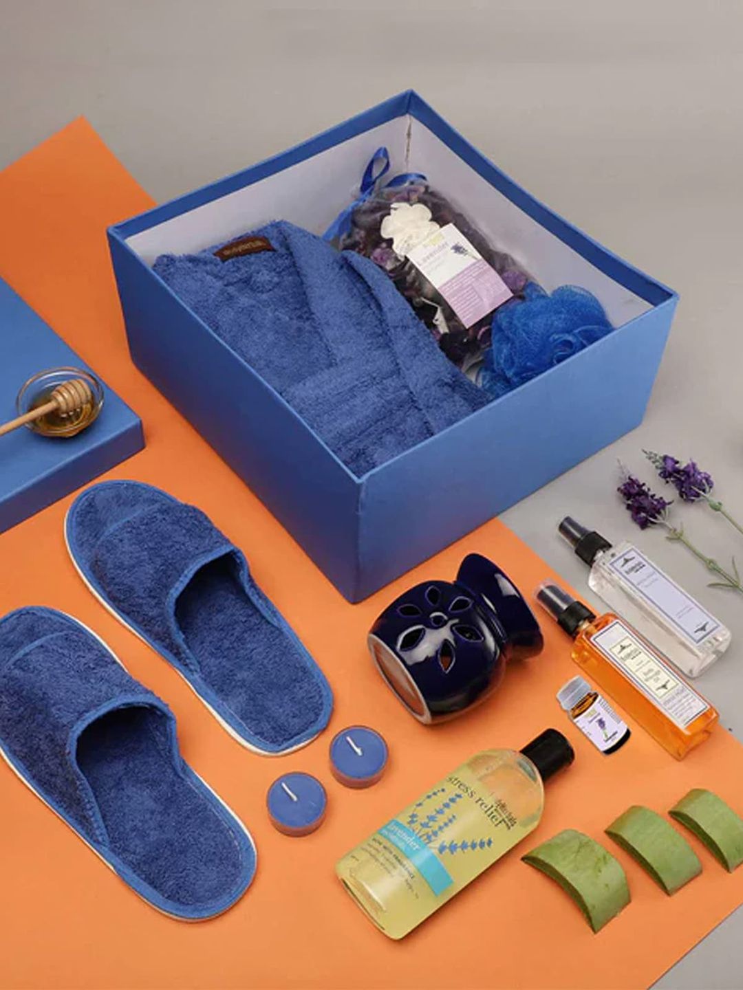 BodyHerbals Weekend Escape With Signature Rose & Strawberry Range Gift Set