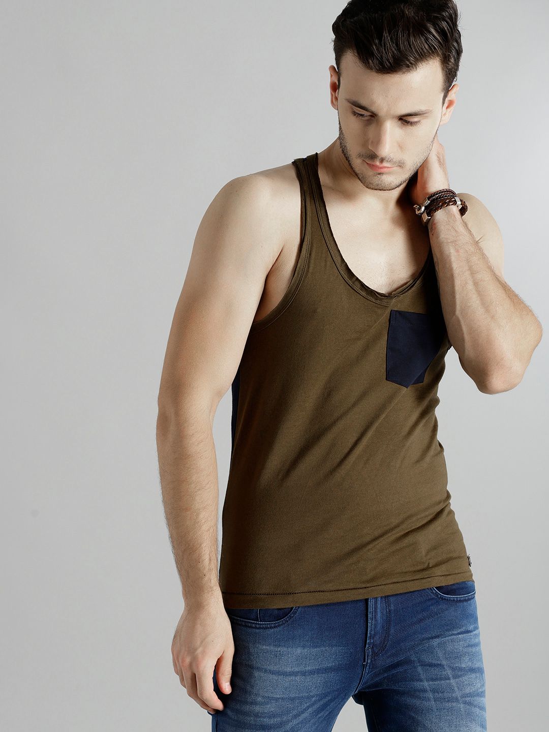 Roadster Time Travlr Men Olive Green Sleveless Pure Cotton T-shirt with Raw Edges-picture-32