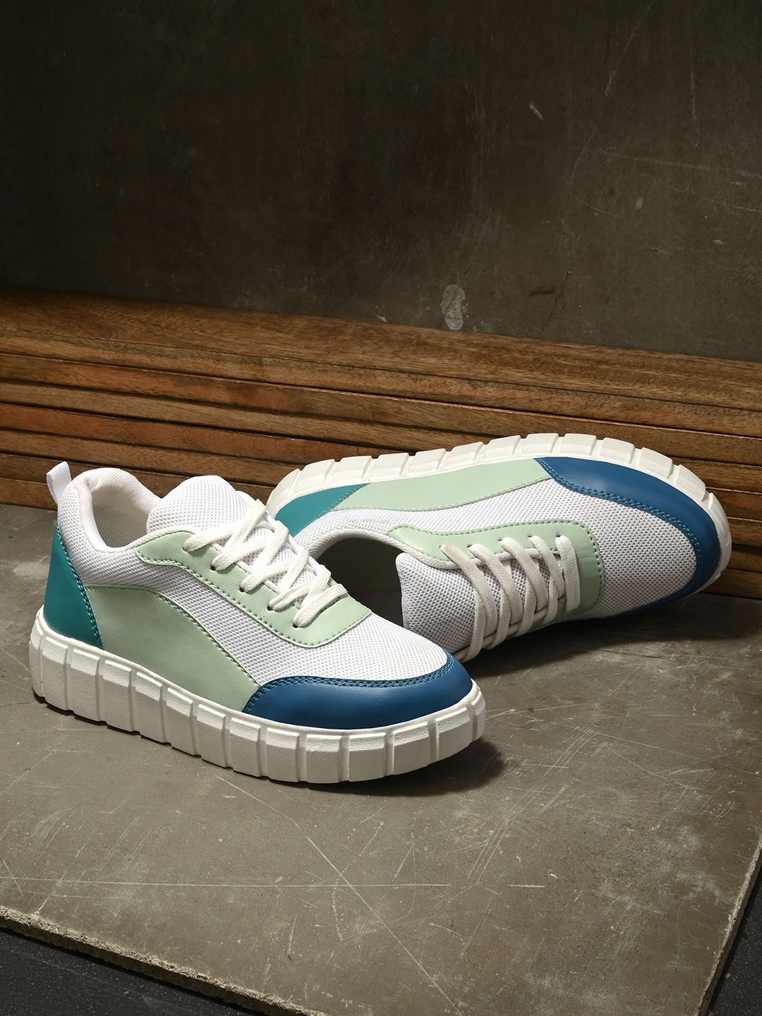 The Roadster Lifestyle Co. Women Colourblocked Lightweight Sneakers-image-18
