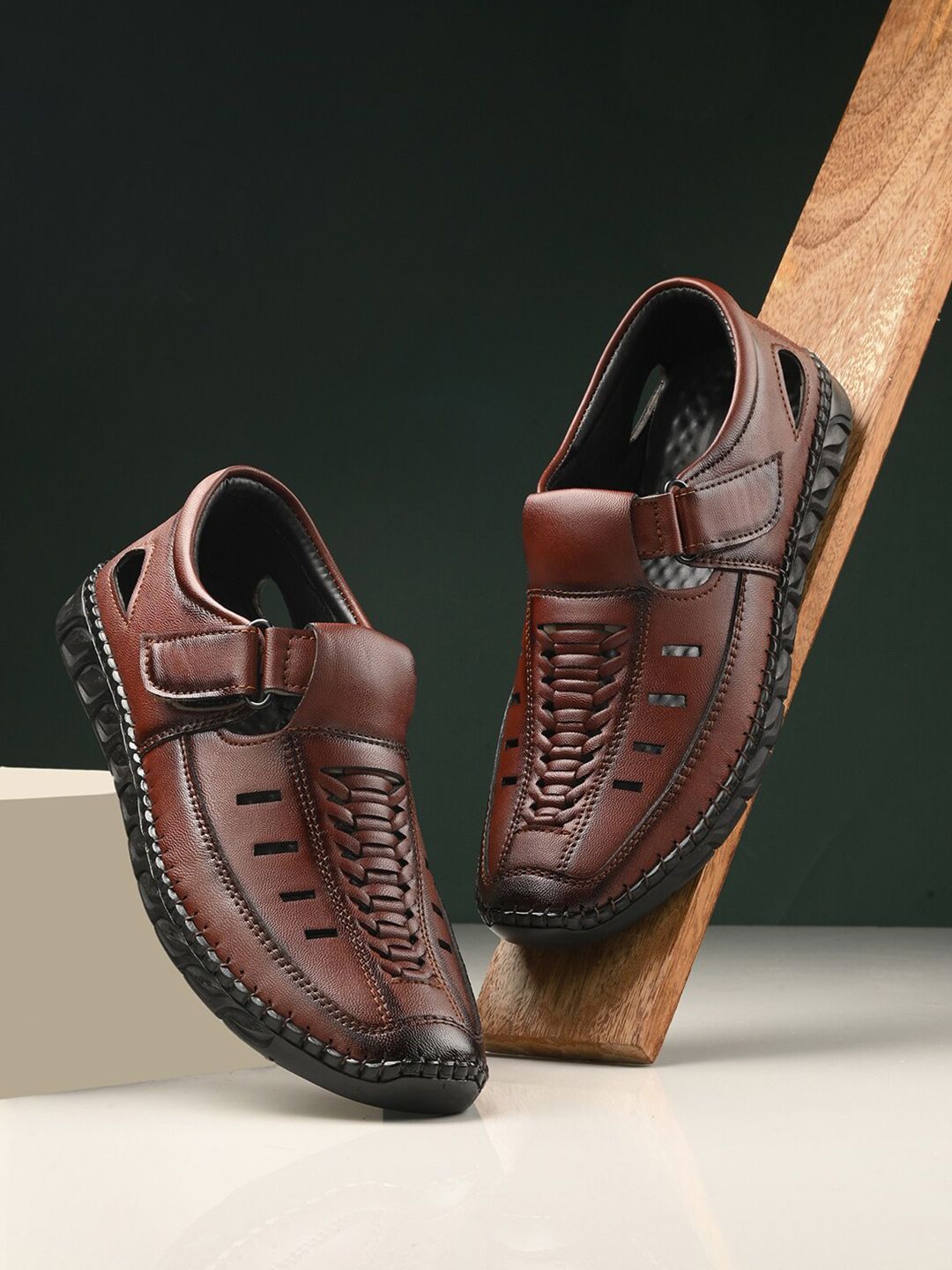 The Roadster Lifestyle Co. Men Textured Laser Cut Shoe-Style Sandals-picture-51