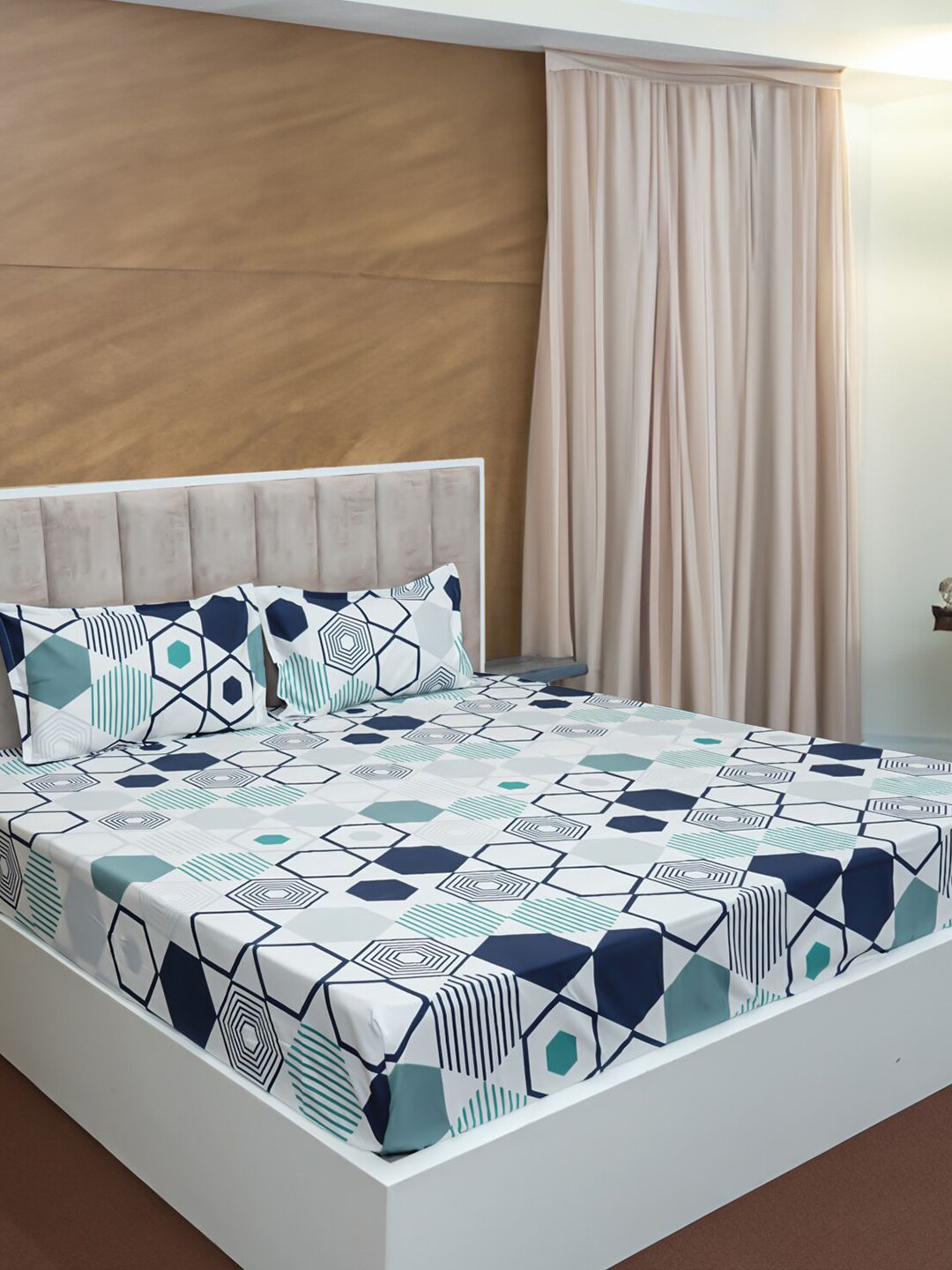 BELLA TRUE White Geometric Microfiber 210 TC Flat King Bedsheet With 2 Pillow Covers-image-12