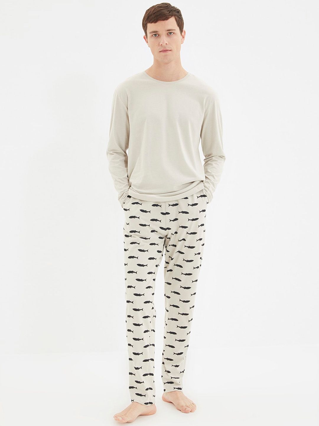 Trendyol Graphic Printed Pure Cotton Night suit-picture-36
