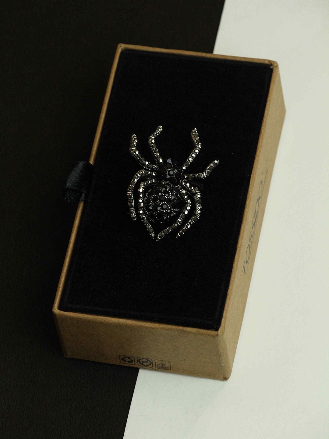 Tossido Men Stone Studded Spider-Charm Brooch-picture-27