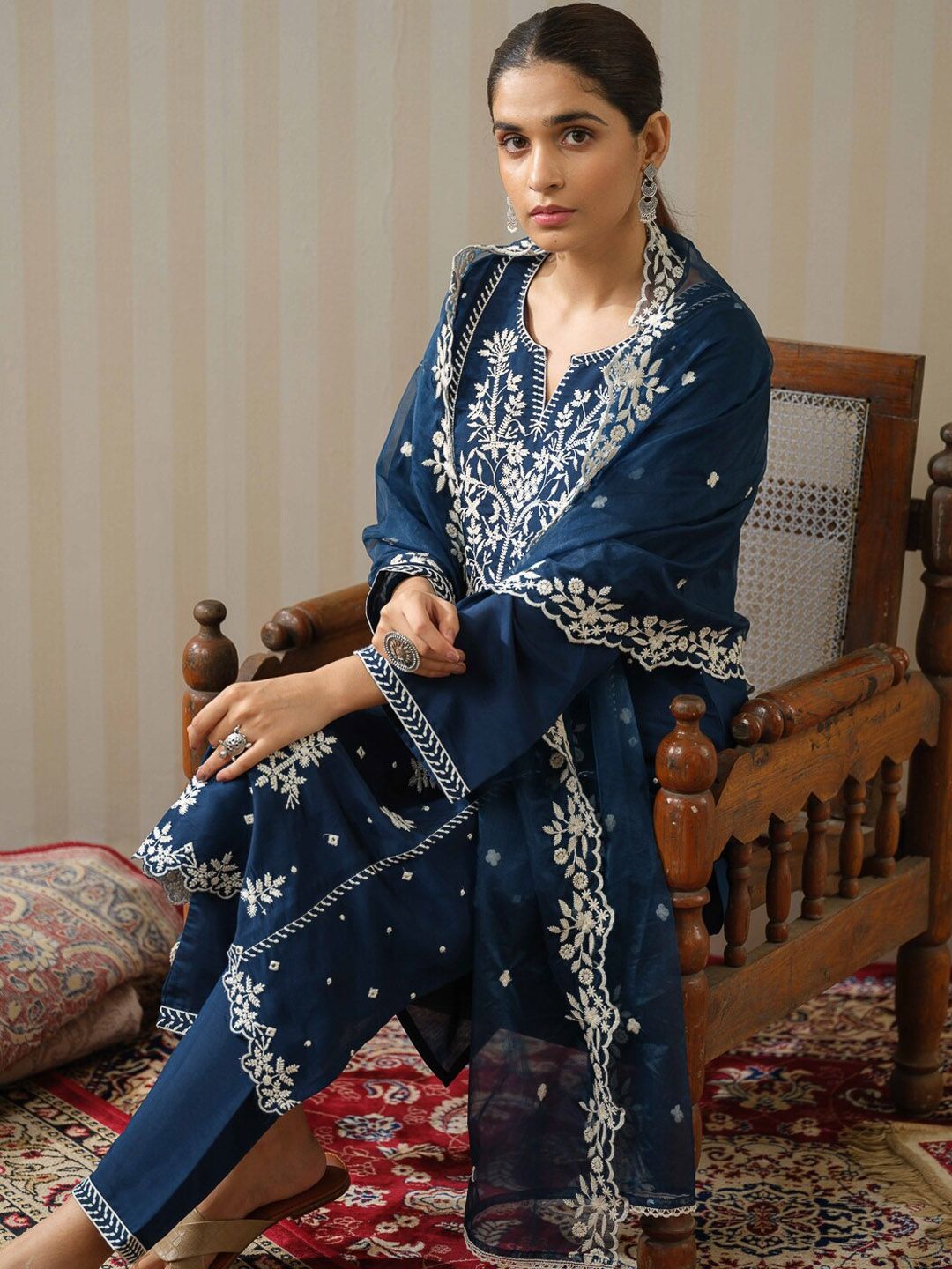 House of Pataudi Ethnic Embroidered Straight Kurta With Trouser & Dupatta Set-picture-11