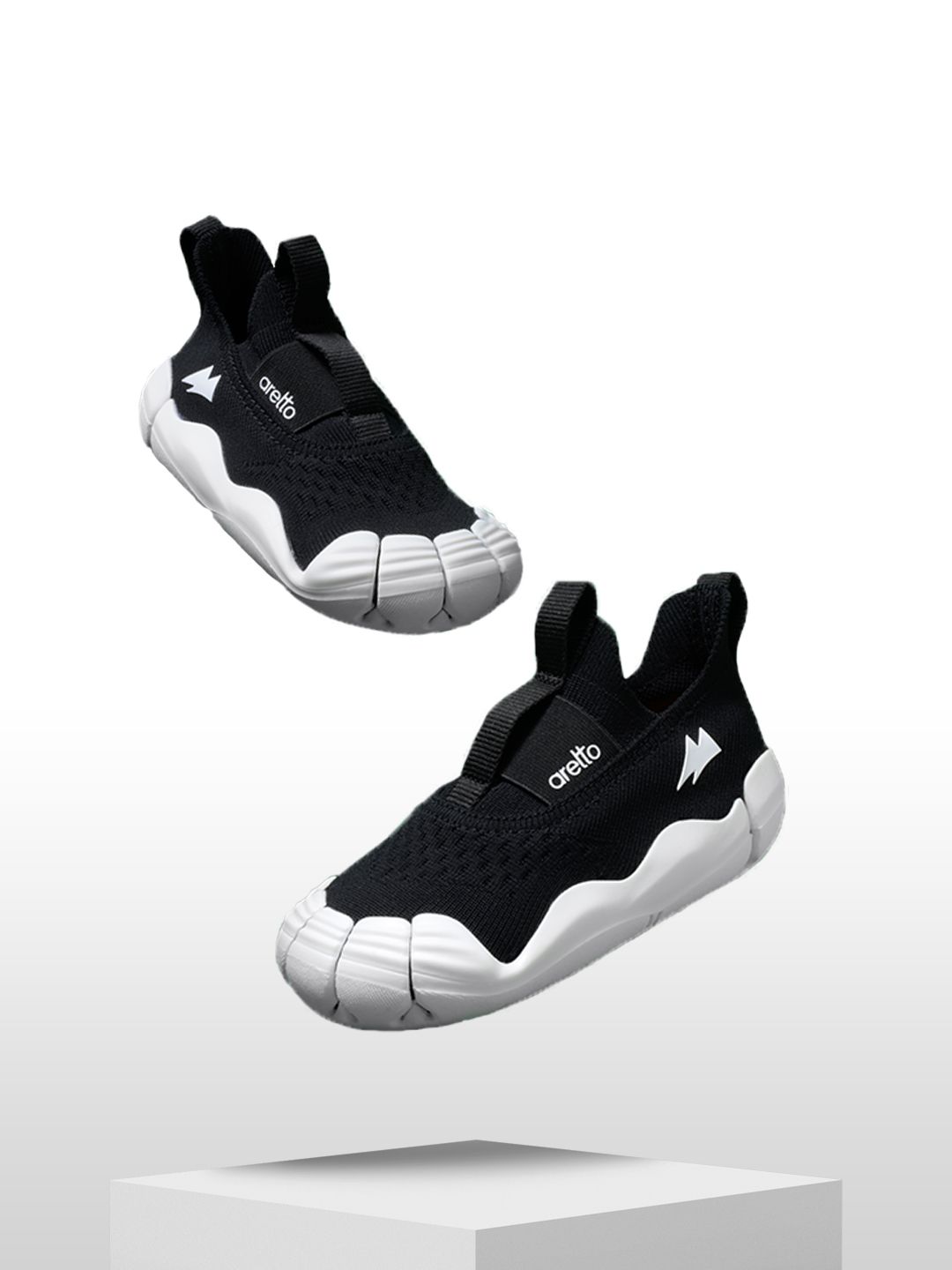 Aretto Kids Classic Black Expanding Breathable Anti-Skid & Enhanced Grip Slip-On Shoes