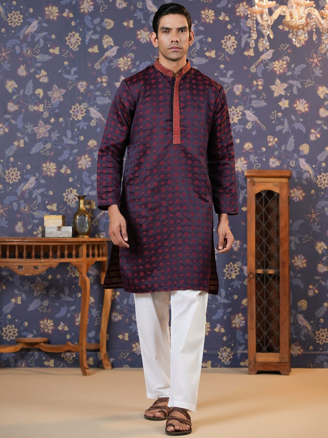 House of Pataudi Ethnic Motifs Embroidered Straight Kurta