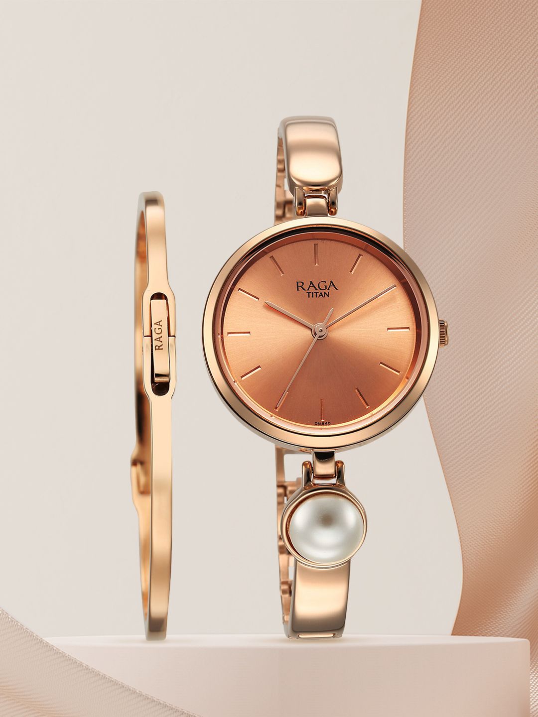 Titan Women Water Resistance Analogue Watch Gift Set 2720WM01F-picture-30