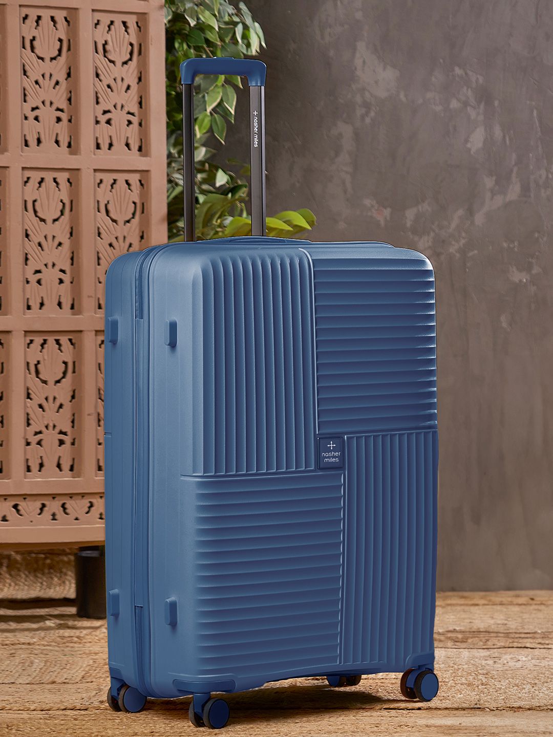 Nasher Miles Singapore Hard Sided Trolley Suitcase-picture-14