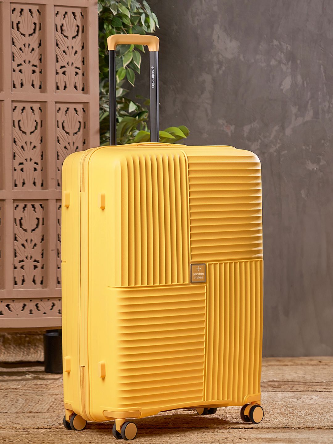 Nasher Miles Textured Hard-Sided Large Trolley Suitcase-image-32