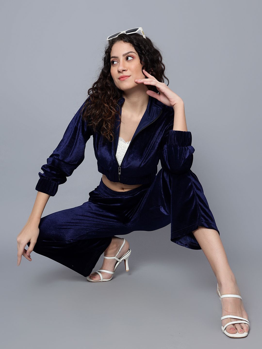 ANVI Be Yourself Black Shirt Collar Velvet Crop Jacket With Trousers-picture-25