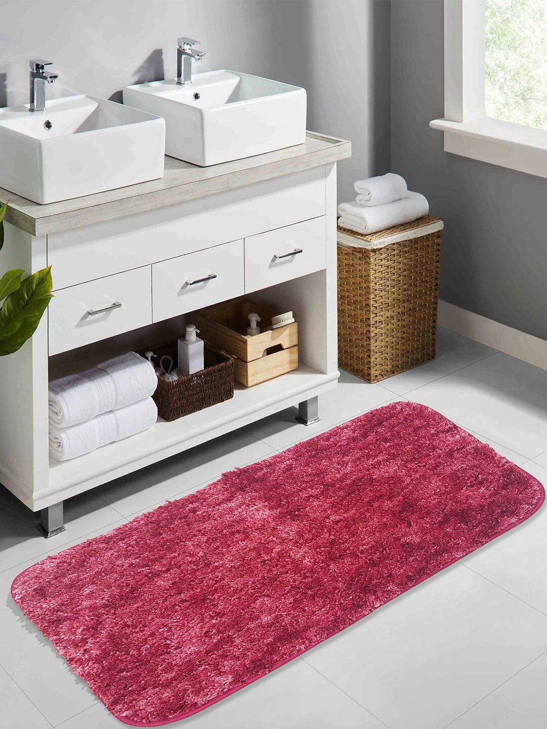 LUXEHOME INTERNATIONAL Hawaii Red Anti-Skid Bath Rug-picture-43