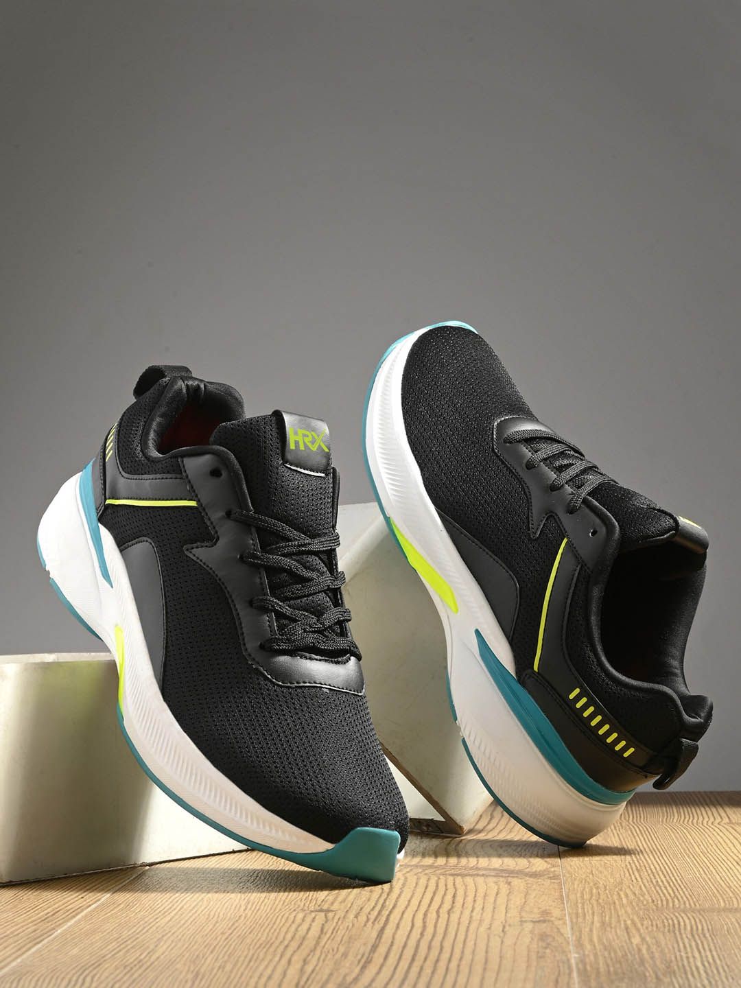 Hrx by hrithik roshan men black hot sale running shoes