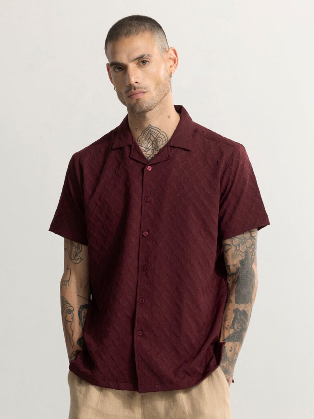 Snitch Maroon Classic Boxy Textured Cuban Collar Casual Shirt-picture-41