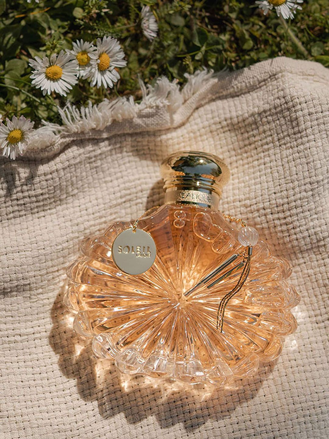 Lalique Soleil Women Eau de Parfum Vapourisatuer Natural Spray- 100ml-image-16