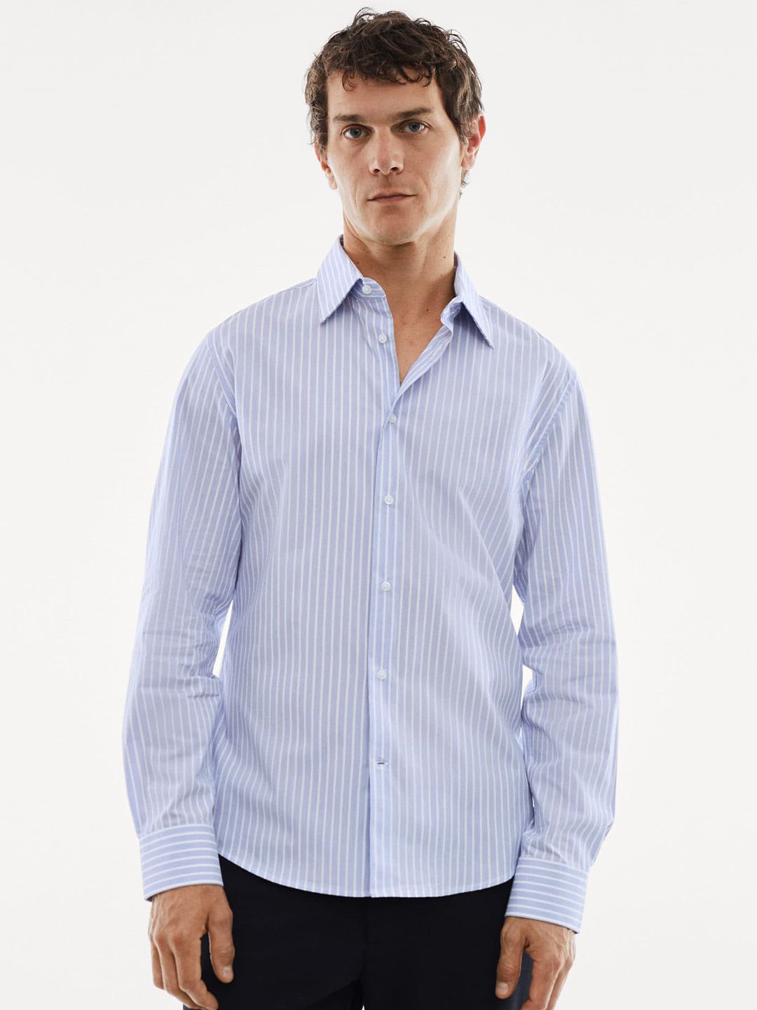 MANGO MAN Spread Collar Slim Fit Pinstripes Printed Opaque Stretchable Casual Shirt