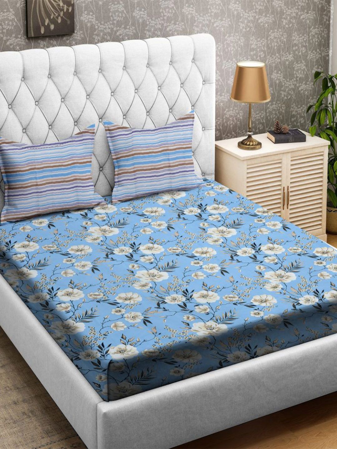 RRC Blue & White Floral Microfiber 160 TC King Bedsheet With 2 Pillow Covers-image-22