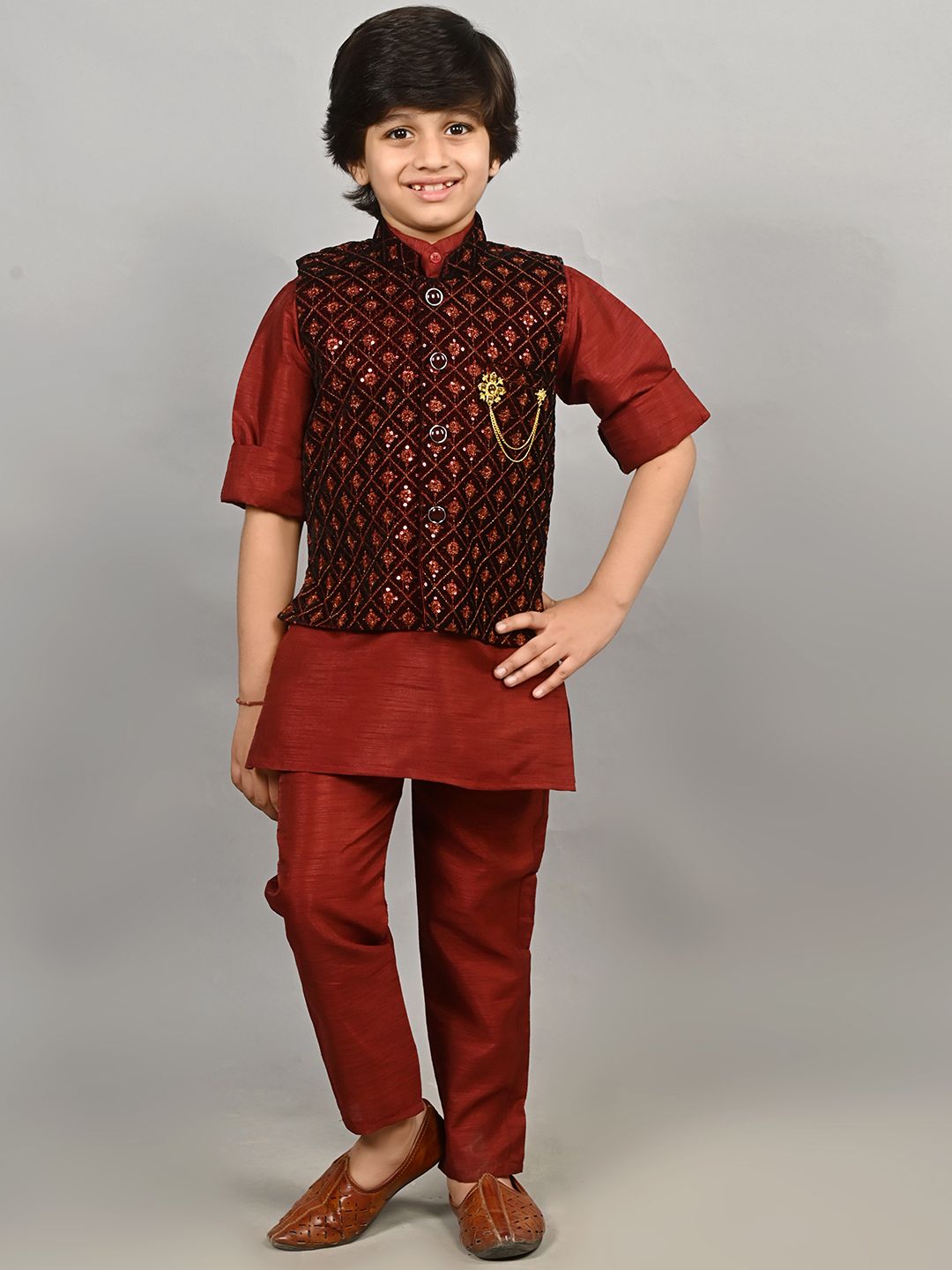 ahhaaaa Boys Self-Design Velvet Sherwani Set-picture-21