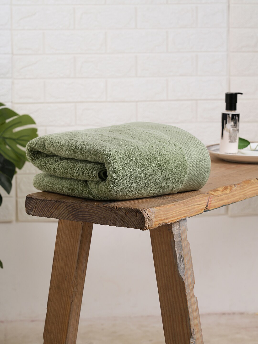 SPACES Luxury Green 670 GSM Egyptian Cotton Bath Towel