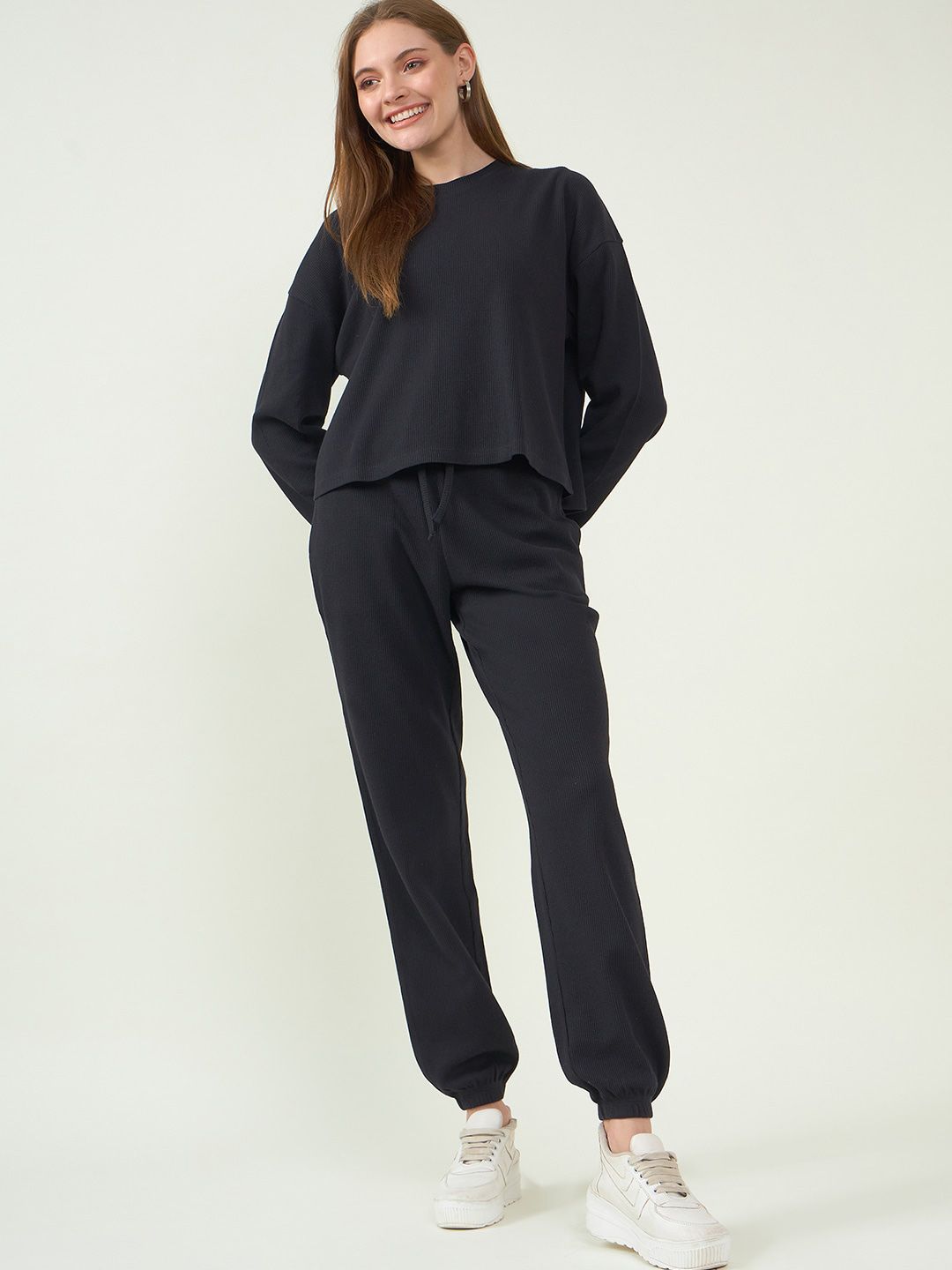 Strong And Brave Round-Neck Regular Fit Odour Free Top With Trouser-image-5