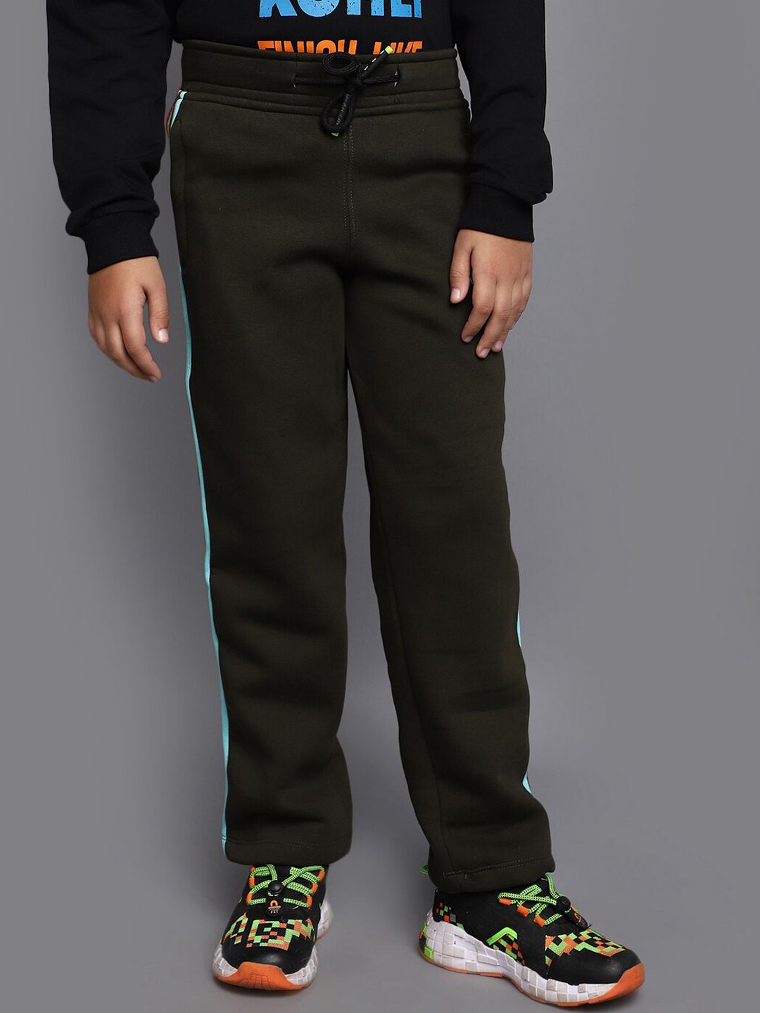 V-Mart Boys Mid-Rise Cotton Track Pant-picture-24