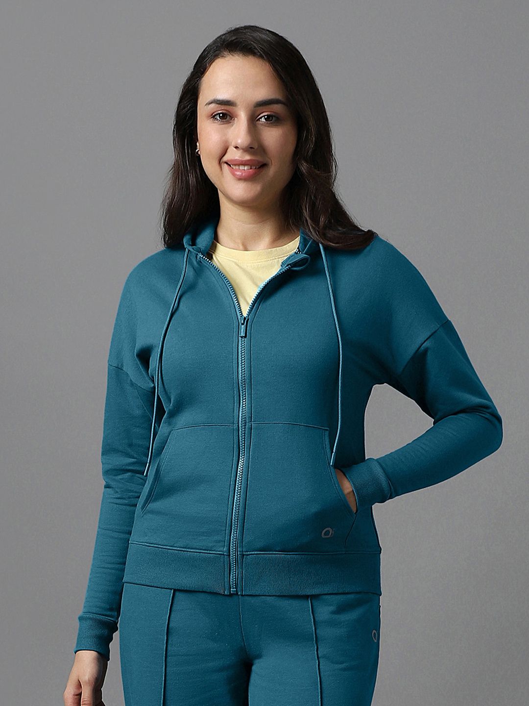 Amante Long Sleeves Hooded Sweatshirt-picture-45
