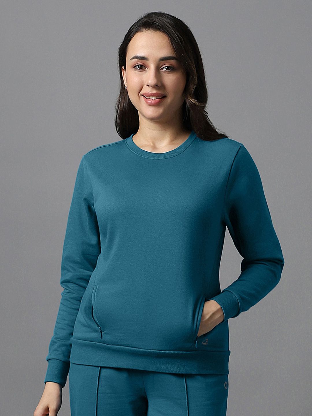 Amante Round Neck Pullover Sweatshirt-picture-55