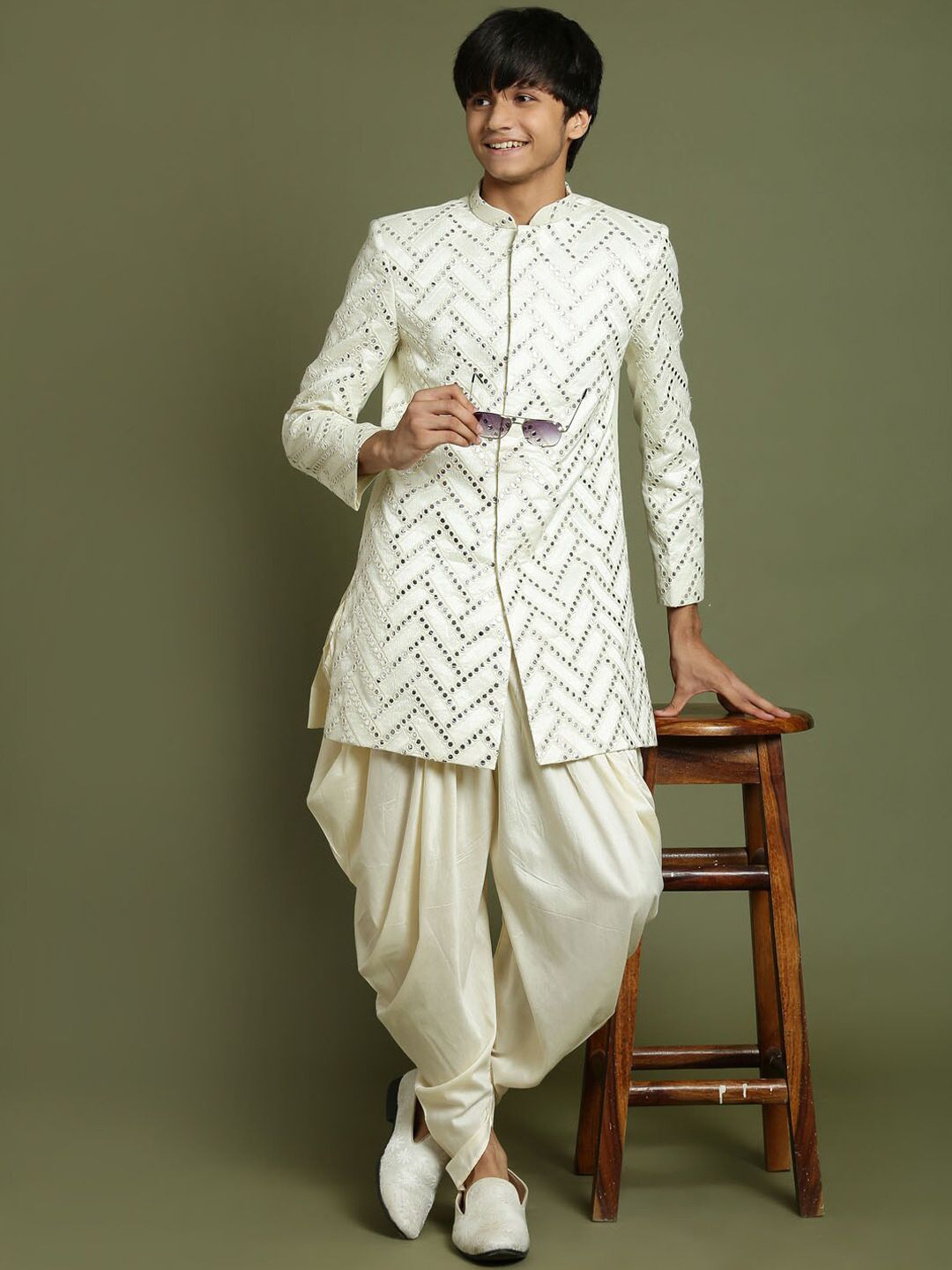 VASTRAMAY Boys Mirror Work Embellished Sherwani Set-picture-13