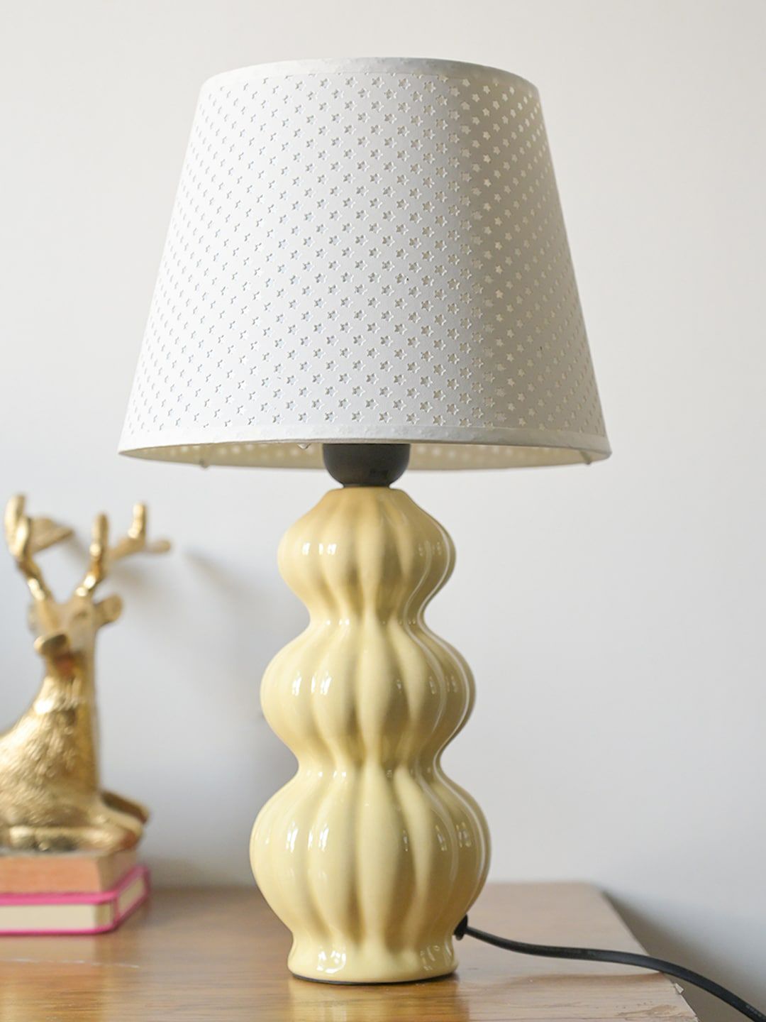 MARKET99 Yellow & White Frustum Textured Ceramic Table Lamp-picture-27