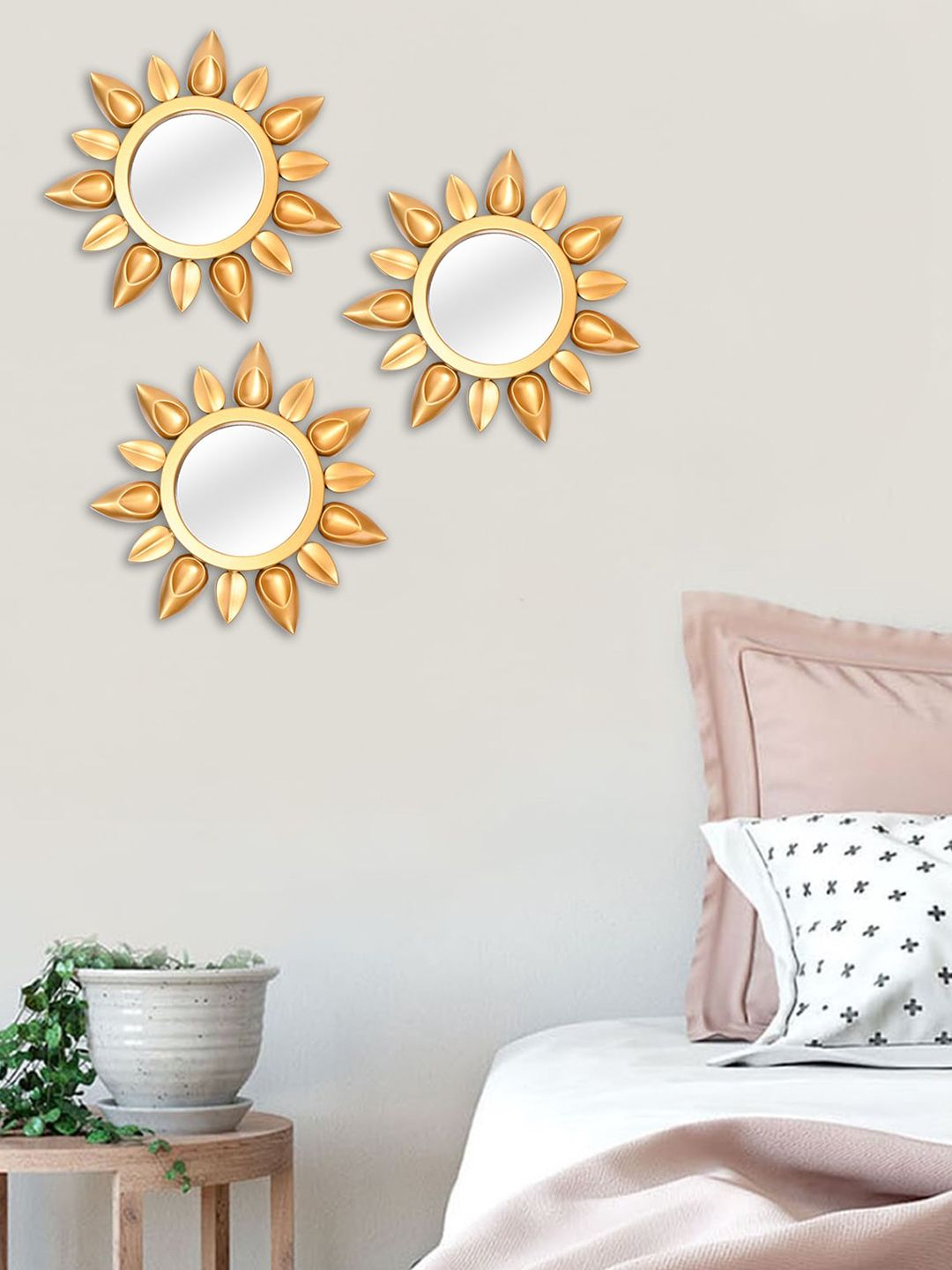 MARKET99 Gold Toned 3 Pieces Textured Round Decor  Wall Mirrors-picture-36