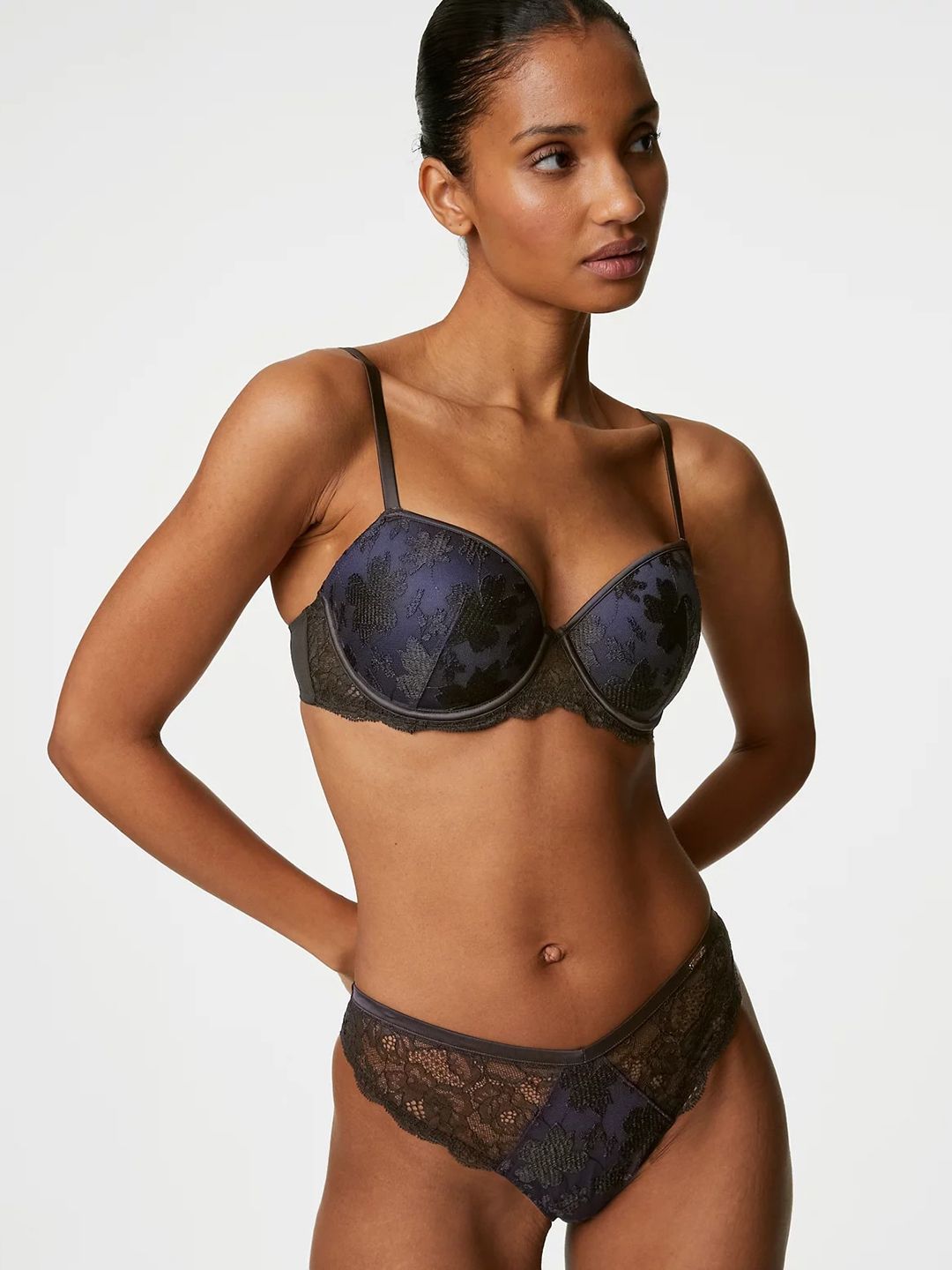 Marks & Spencer Self-Design Lace Detail Low-Rise Basic Briefs-picture-40