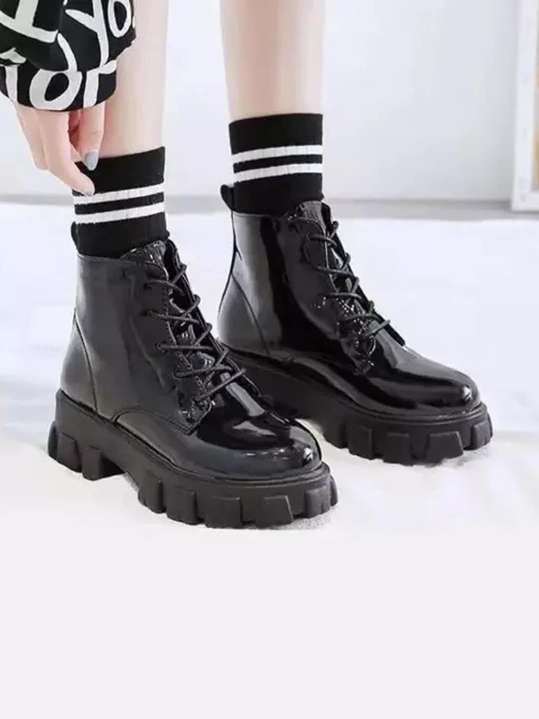Shoetopia Women Heeled Mid-Top Regular Boots-image-18