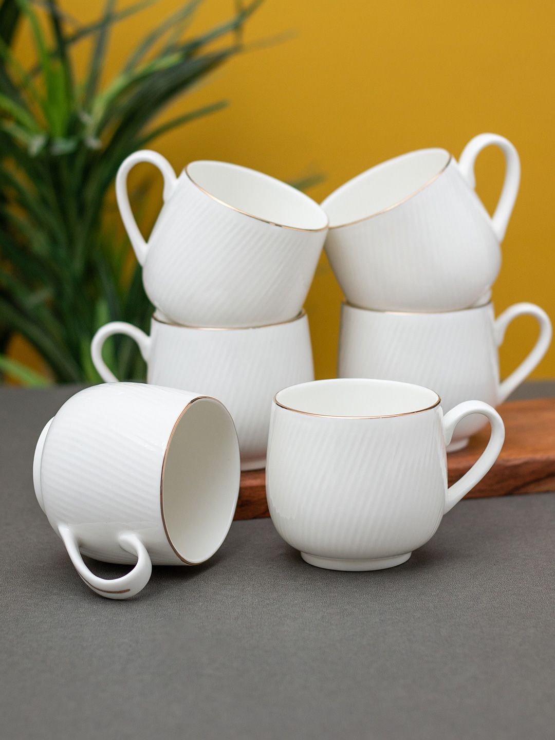 CLAY CRAFT Black & Gold-toned 6 Pieces Ceramic Glossy Cups 200ml each