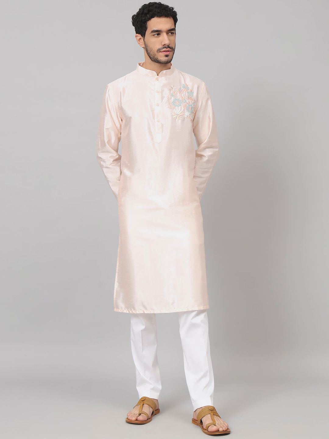 HILO DESIGN Floral Embroidered Straight Kurta-picture-21