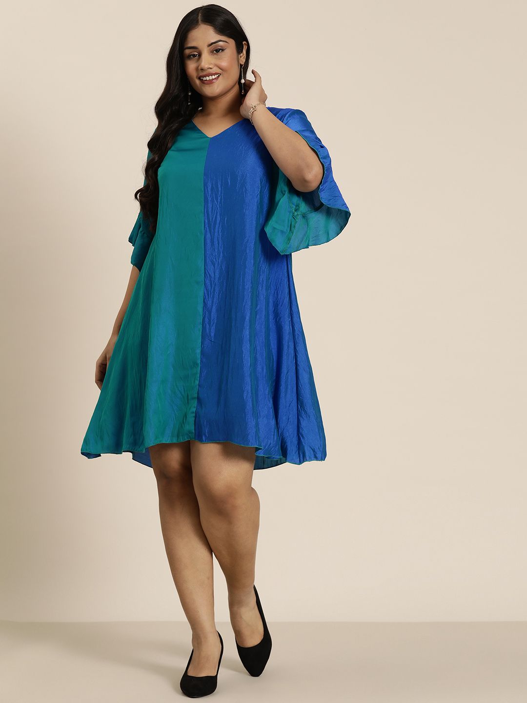 Qurvii+ Plus Size Colourblocked Bell Sleeves A-Line Dress-picture-29