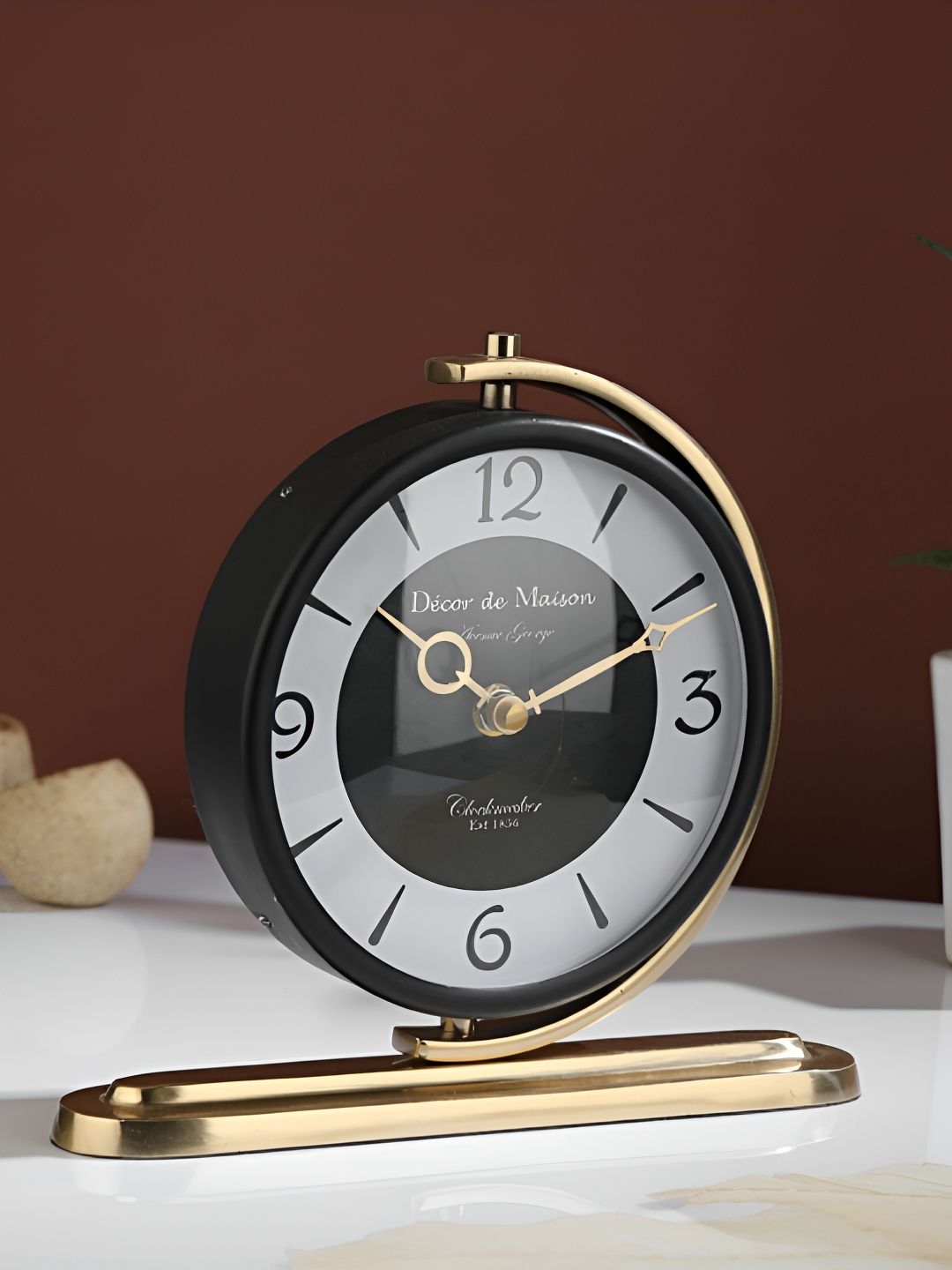 Decor de Maison Black & Gold Toned Round Contemporary Table Clock-image-19