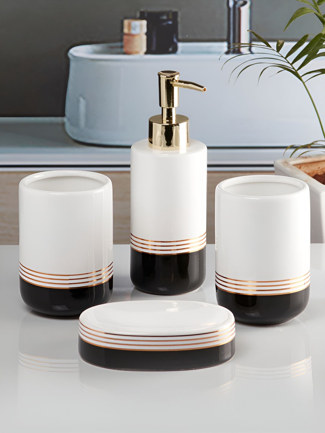Kookee White & Black 4 Pieces Abstract Ceramic Bath Accessories Set-picture-27