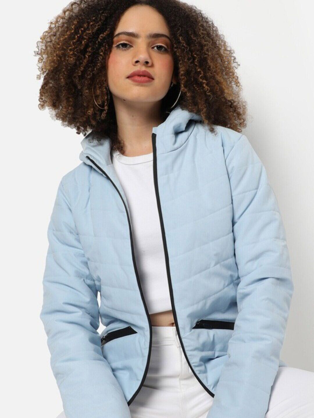 Campus Sutra Windcheater Outdoor Hooded Tailored Jacket