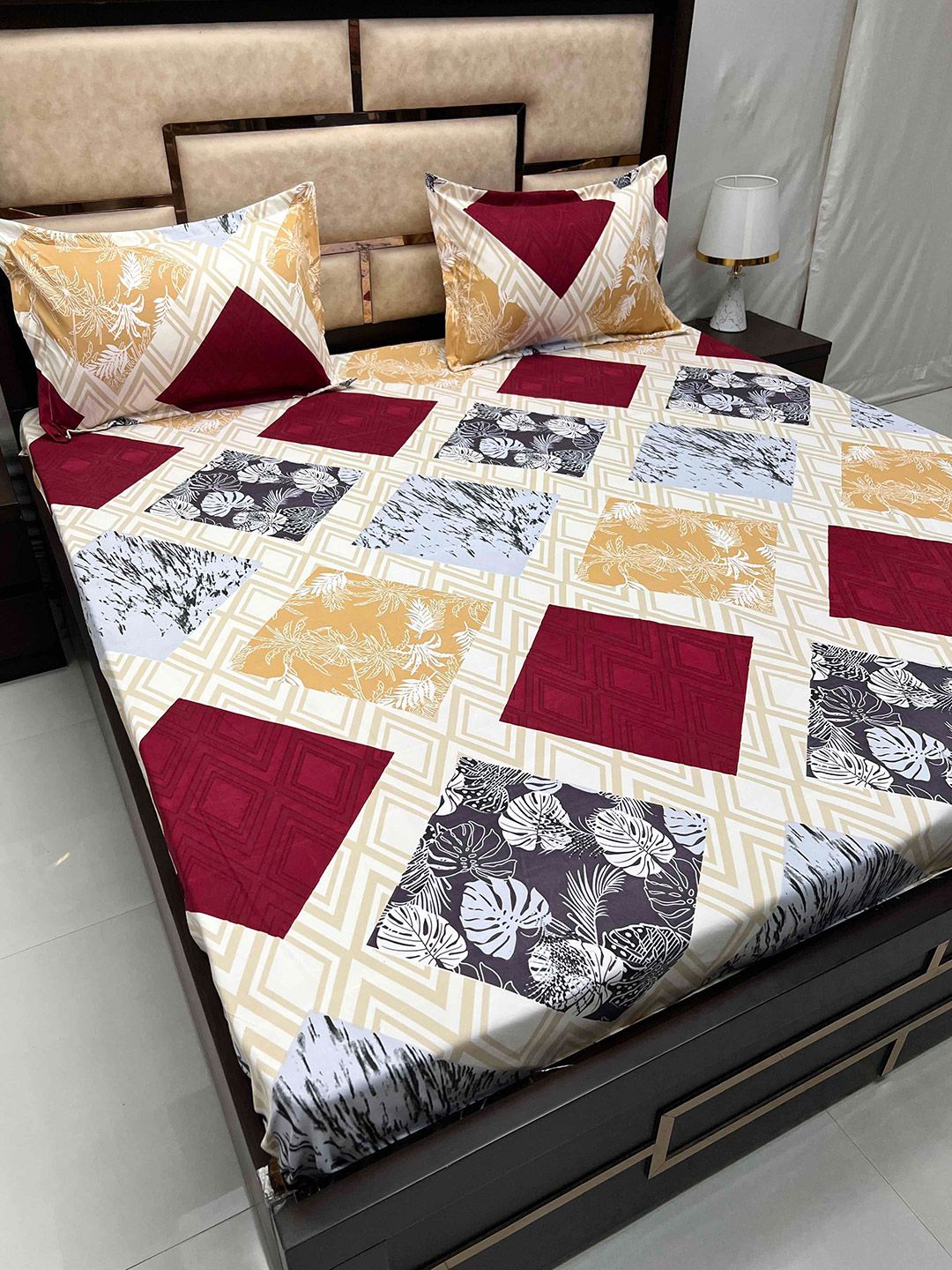 Pure Decor Amulya Red & Beige 230 TC Geometric Queen Bedsheet with 2 Pillow Covers-picture-12
