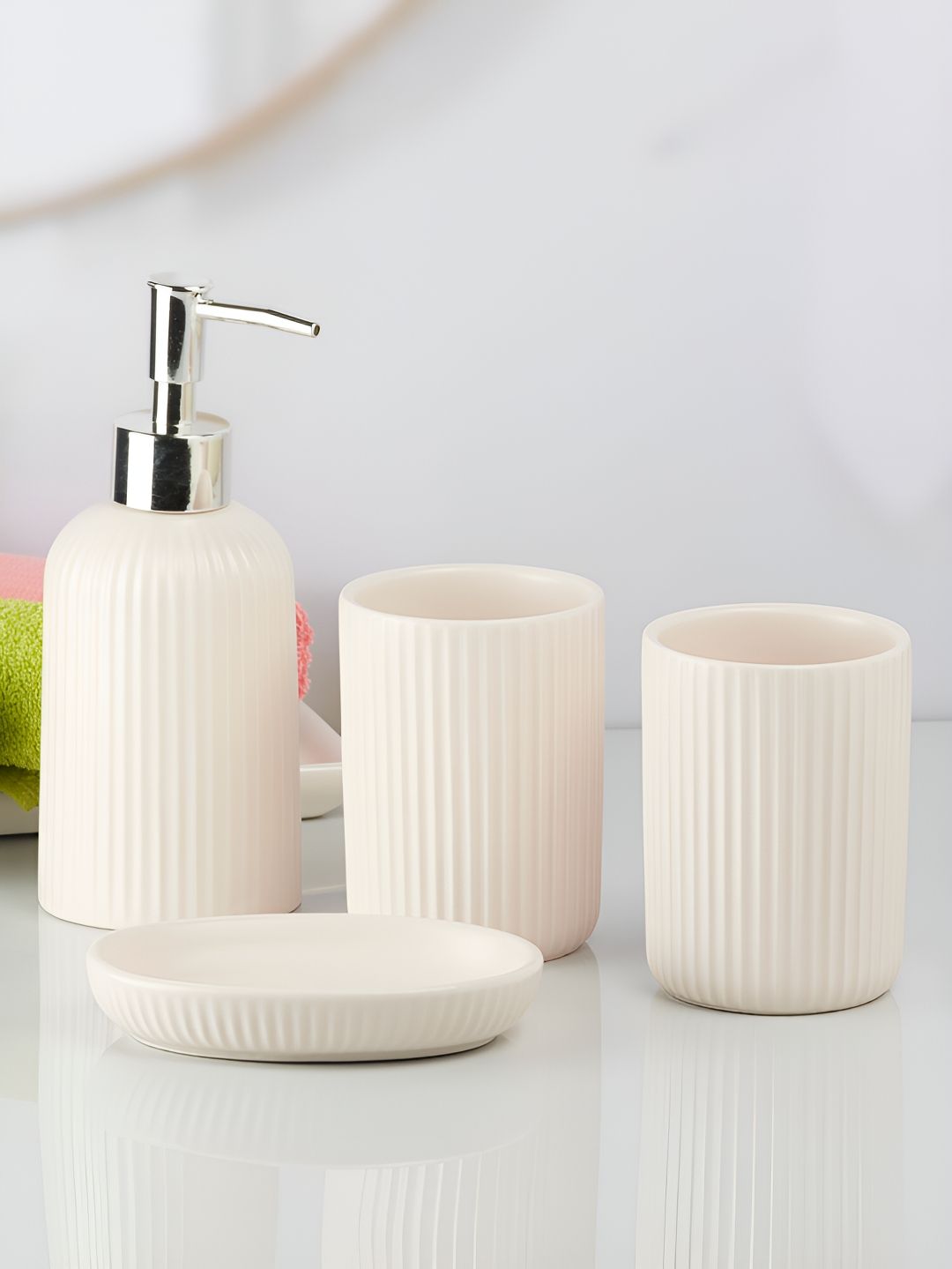 Kookee Beige 4 pieces Abstract Ceramic Bath Accessories Set-image-25