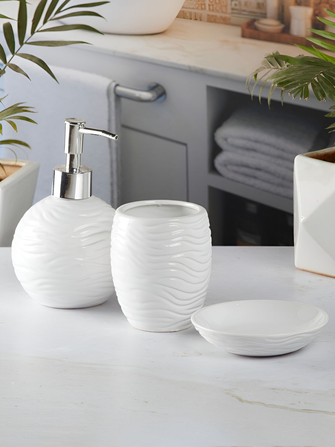 Kookee White 3 piece Abstract Ceramic Bath Accessories Set-picture-32