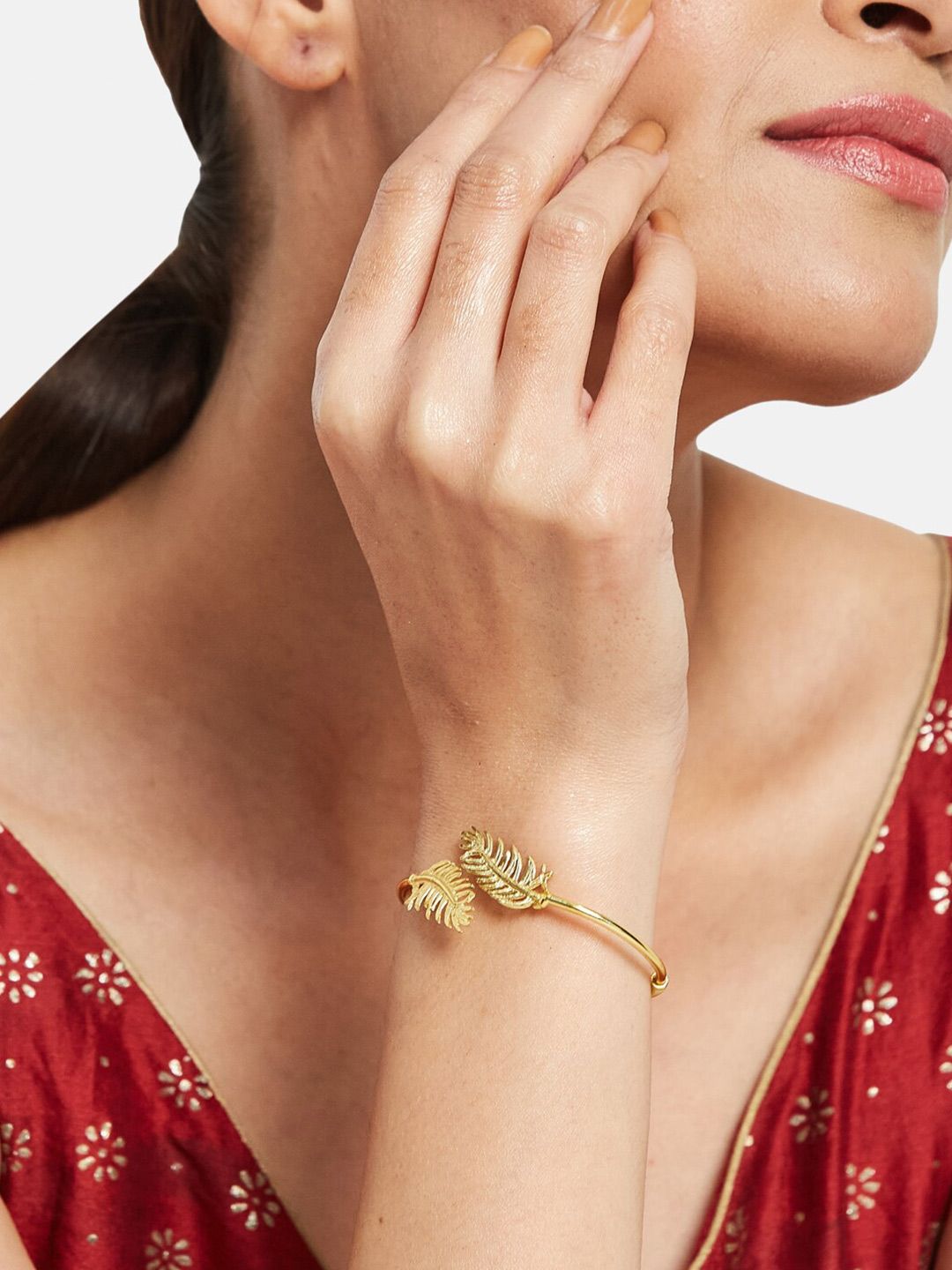 ATIBELLE Women Set Of 2 Gold-Plated American Diamond Bangle-Style Bracelet