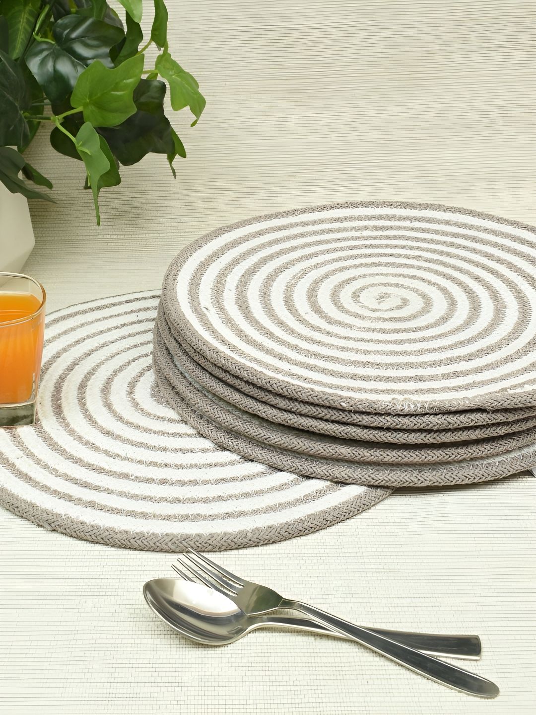 HOMADORN Grey & White 4 Pieces Cotton Round Reversible Table Placemats-image-23