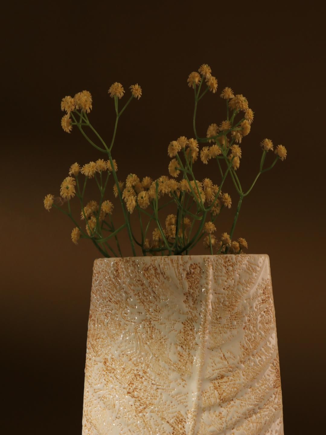 The Decor Mart White & Beige Swatched Leaf Imprint Vase-picture-38